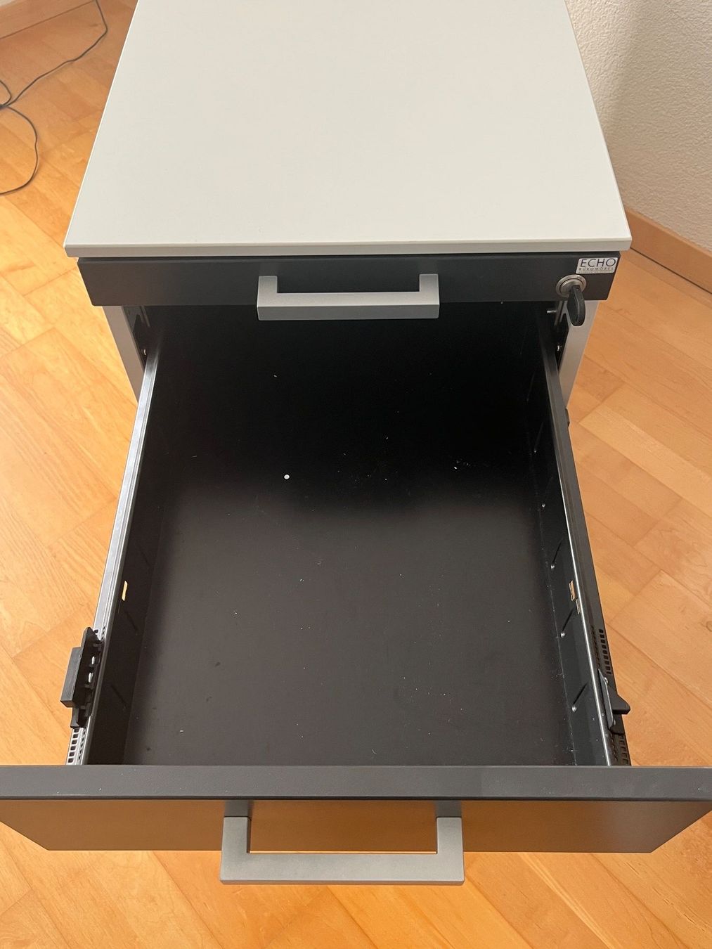 Korpus: Bürokorpus auf Rollen – Gebraucht aus Horgen von Raebeli 4