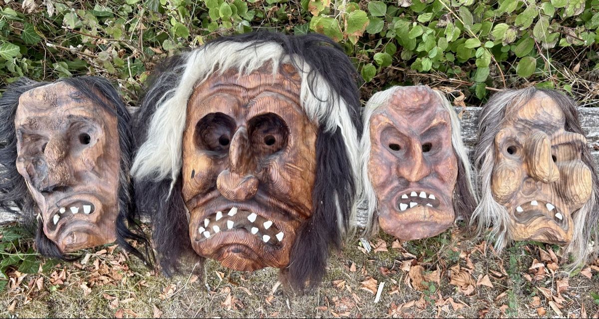 Masques: Lötschentaler Masken – D'occasion à Stüsslingen par Ideur1