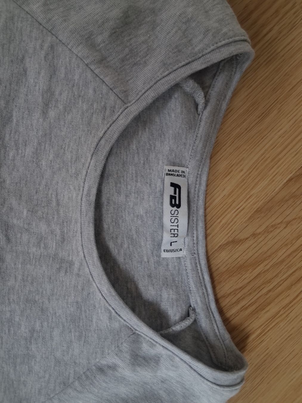 T-shirt: Damen T-Shirt grau  – Usato da Biel/Bienne venduto da sof_yx5y 1