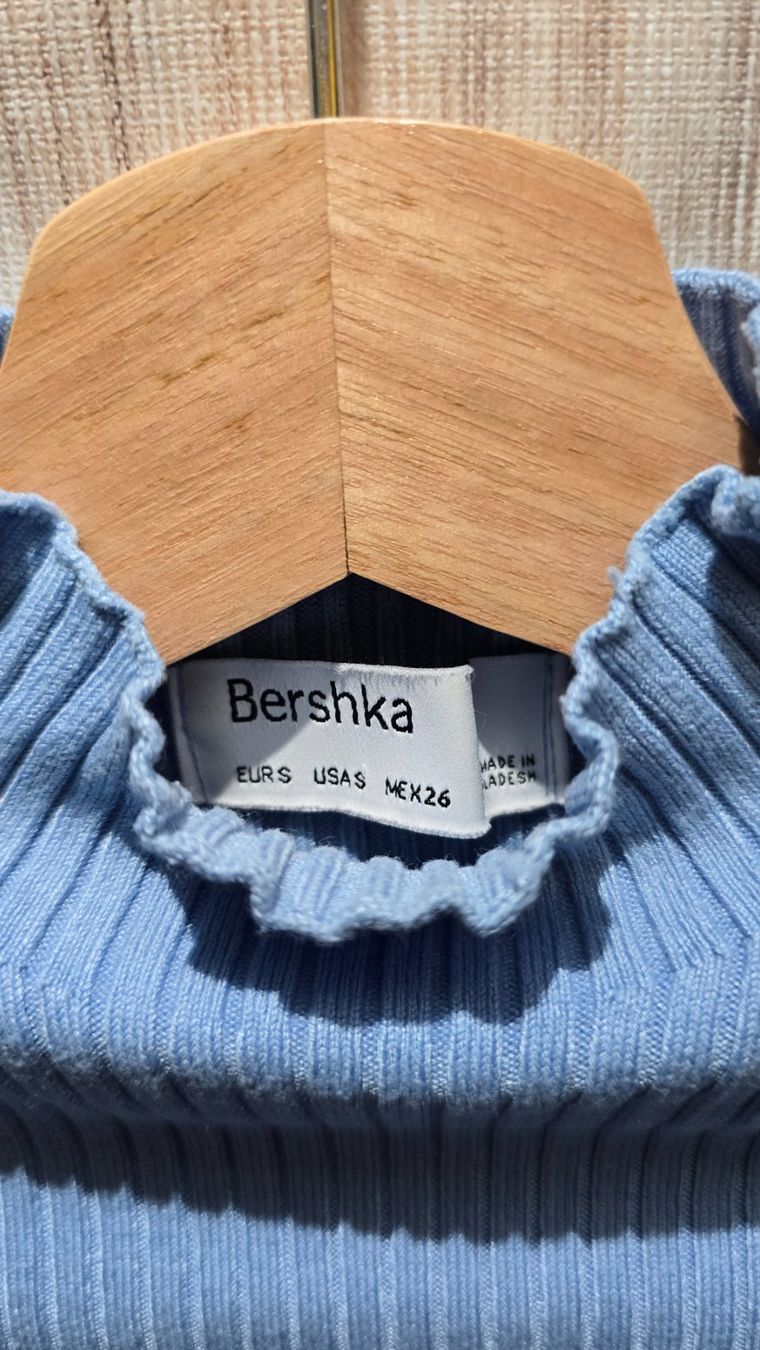 Bershka Maglioni & Felpe: 🎉 Mock Neck Rippstrick Pullover - XS - Baby Blau – Usato da Thalwil venduto da VitaMini 1