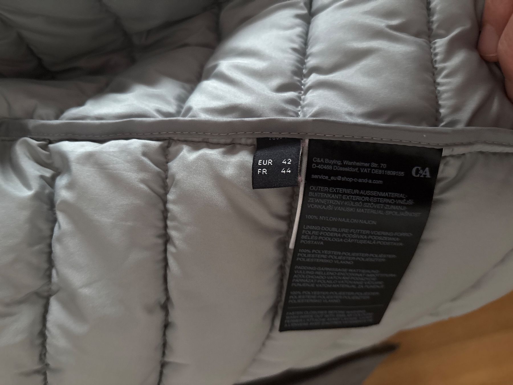 C&A Giacche: Leichte Daunenjacke Damen Grösse 42 – Usato da Wilen b. Wil venduto da b-mountain 4