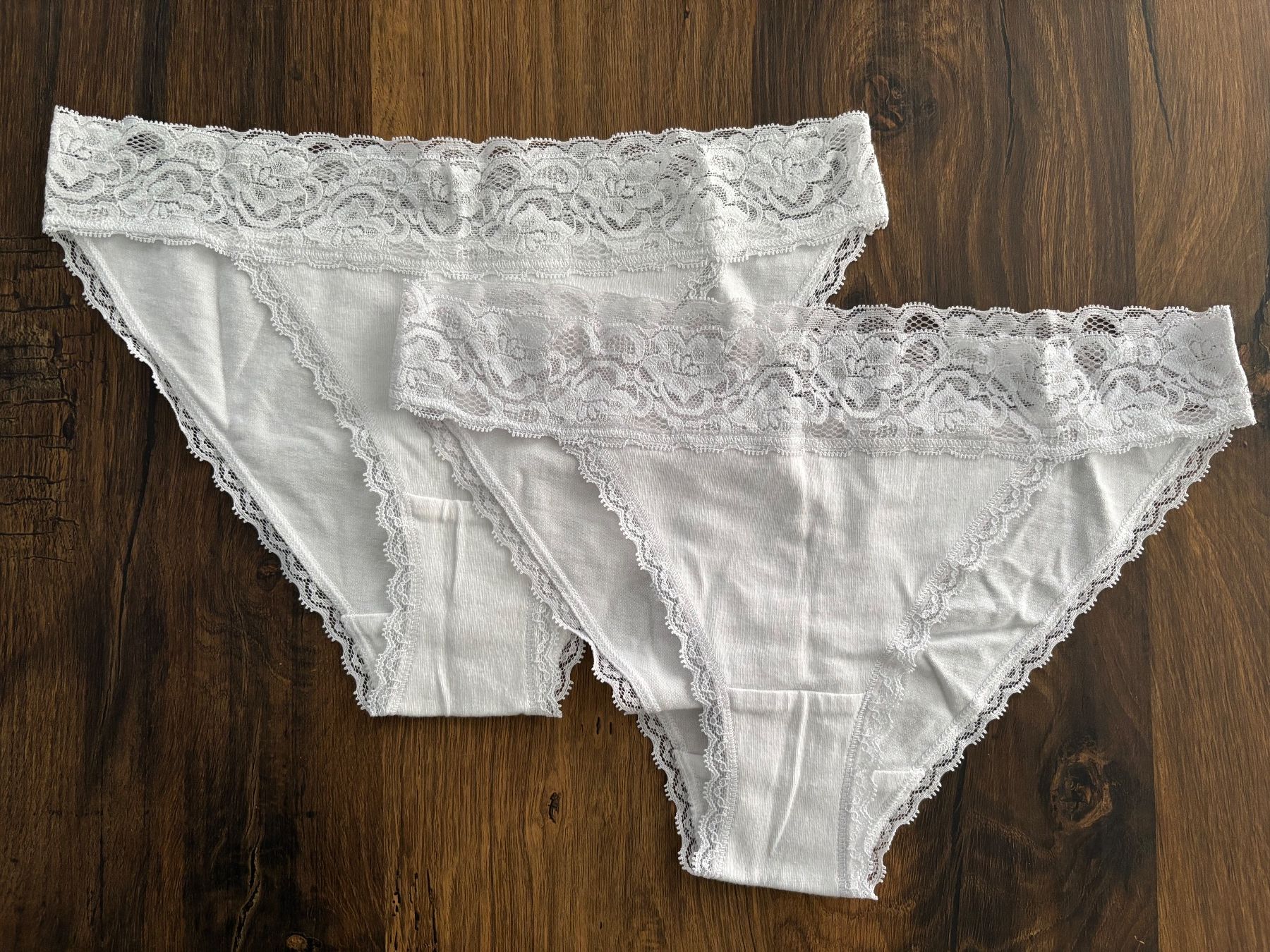 Altra biancheria intima: 2 Stück esmara Slips weiss mit Spitze - Grösse S – Usato da Kleinandelfingen venduto da Baba23