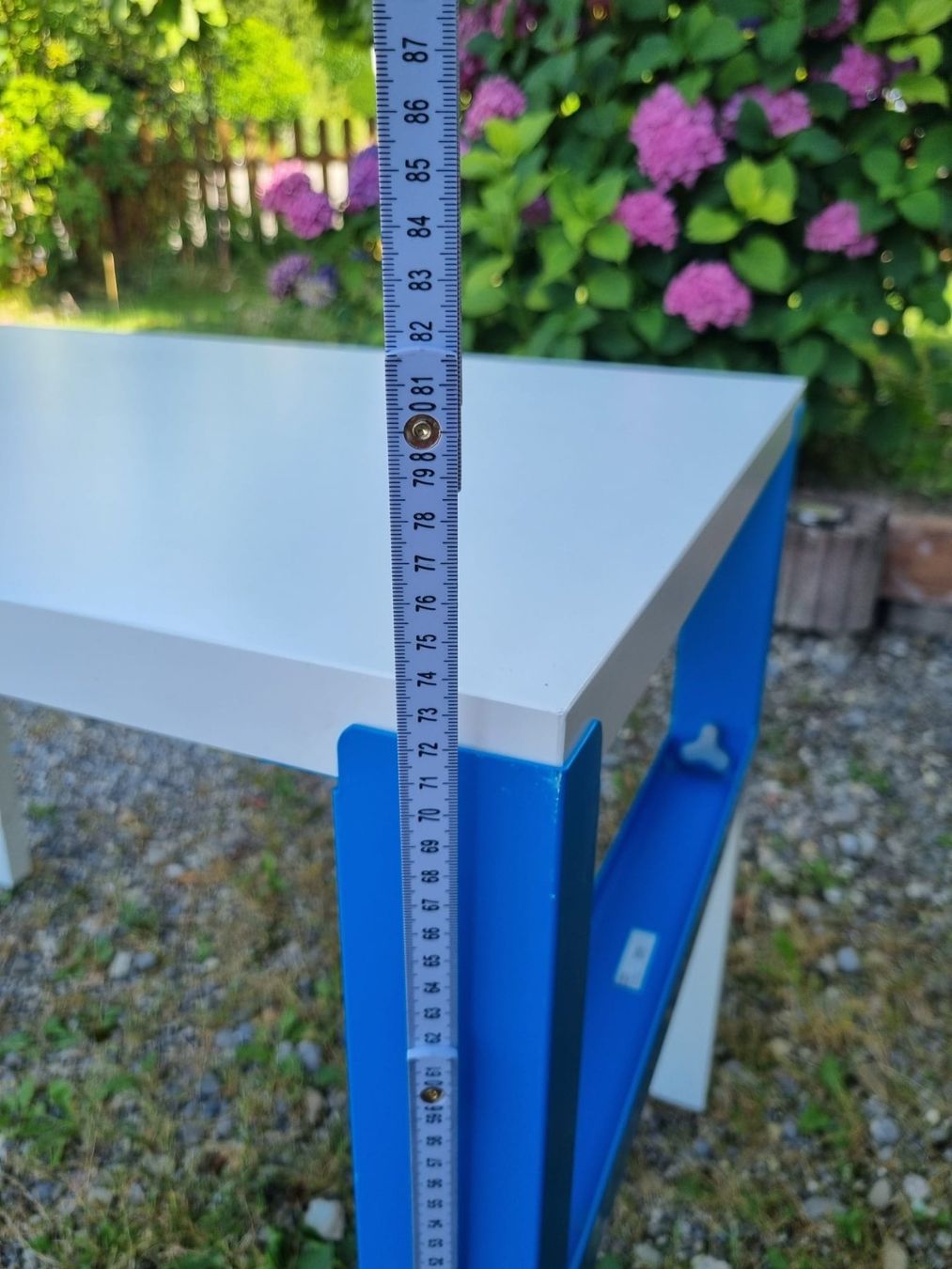 Ikea Tavoli: Schöner IKEA Kindertisch, blau/weiss – Usato da Uster venduto da chiki-chiki 1