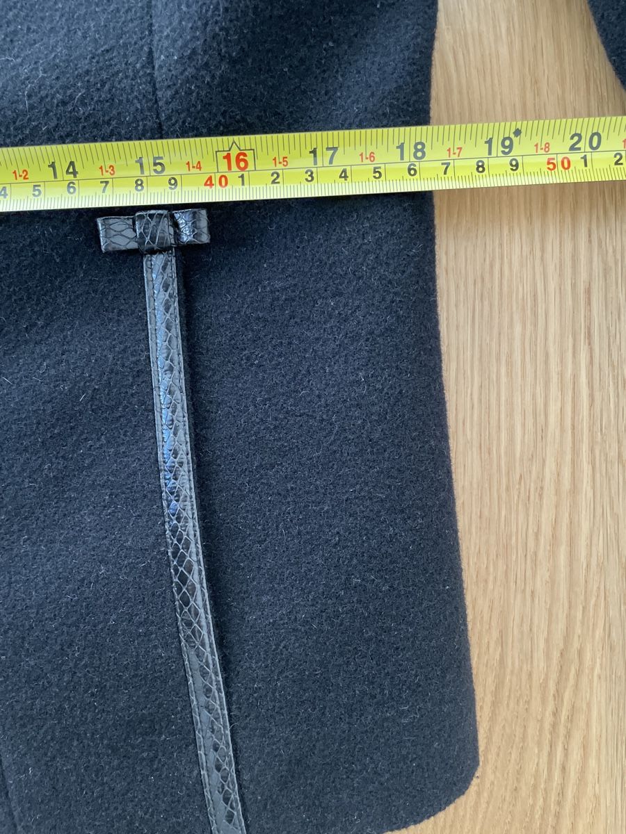 Giacche: Stylische schwarze Wolljacke, Grösse M – Usato da Binningen venduto da Viriatus 8