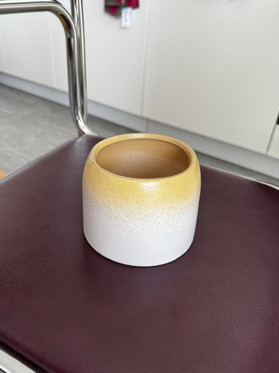 Blumentöpfe: Joli cache pot en céramique  – Gebraucht aus Genève von edu_7n9x