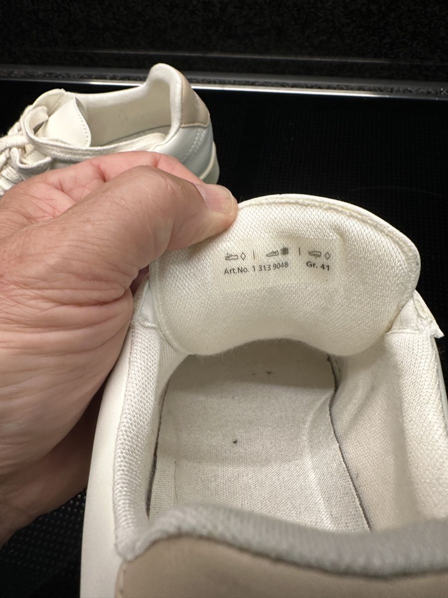 Herrenschuhe: Sneakers NIKIN beige Grösse 41 – Gebraucht aus Stansstad von Dalmatinerhjf 3