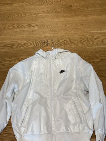Nike Jacke Windbreaker weiss Grösse Lguter Zustand