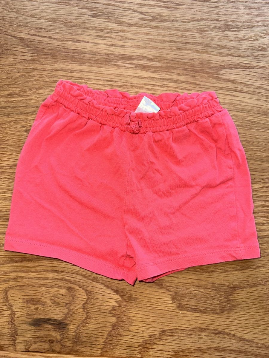 H&M Kleiderpakete & -sets: Gr 80 H&M shorts erdbeer rot – Gebraucht aus Wettingen von hak_52m8