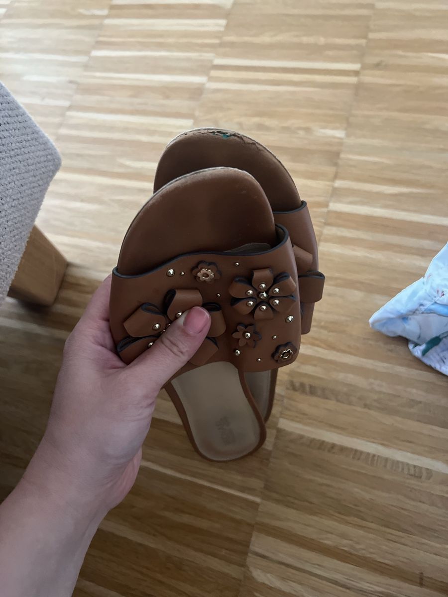 Michael Kors Damenschuhe: Summer Michael Kors Slides w/ Flowers - Size 8 – Gebraucht aus Aarau von mic_5bxt 1
