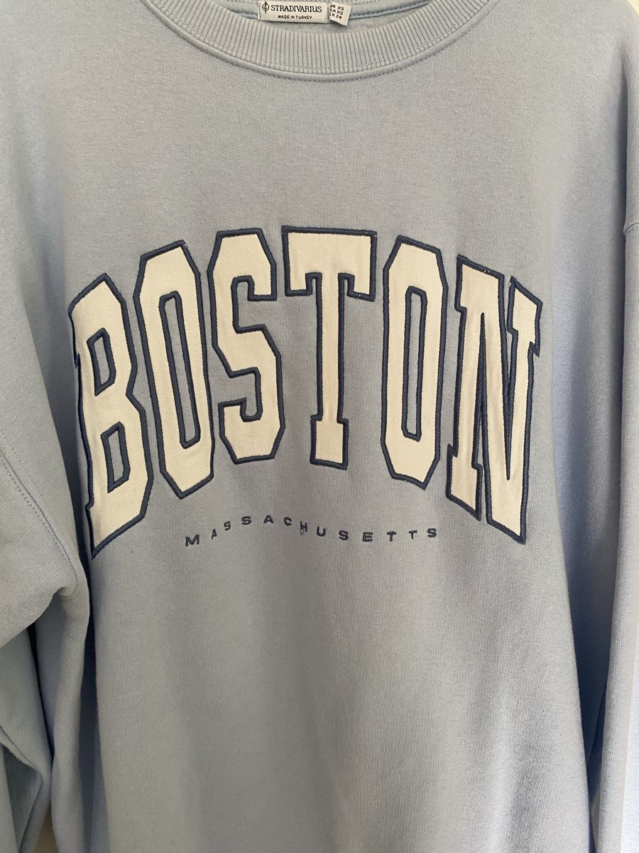 Stradivarius Maglioni & Felpe: Sweatshirt Boston, hellblau, Grösse XS – Usato da Muhen venduto da _mich-aela_ 1