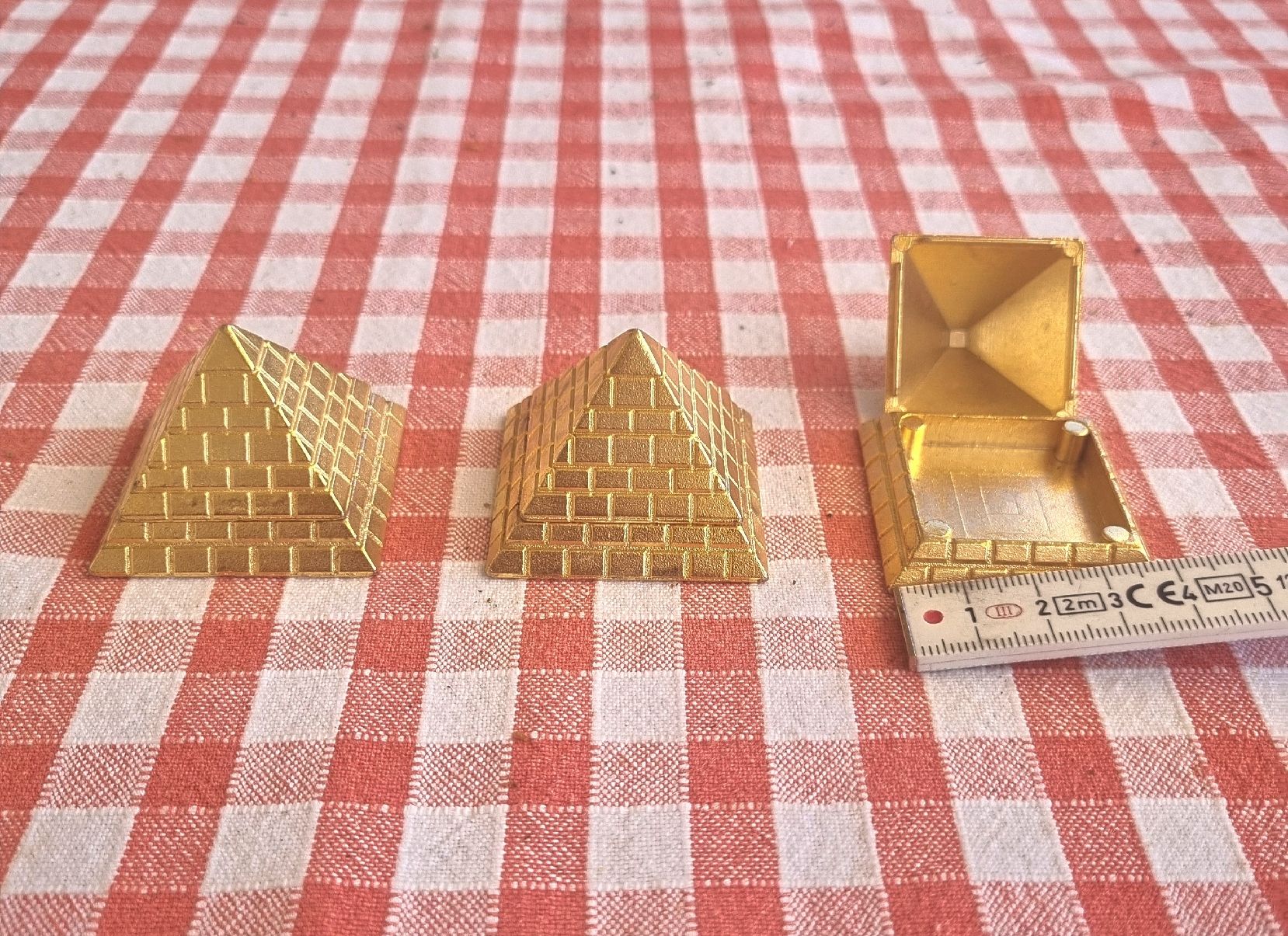 Alle Dekorationen:  Piramide Metall  3 stk – Gebraucht aus Ostermundigen von vintage60 3