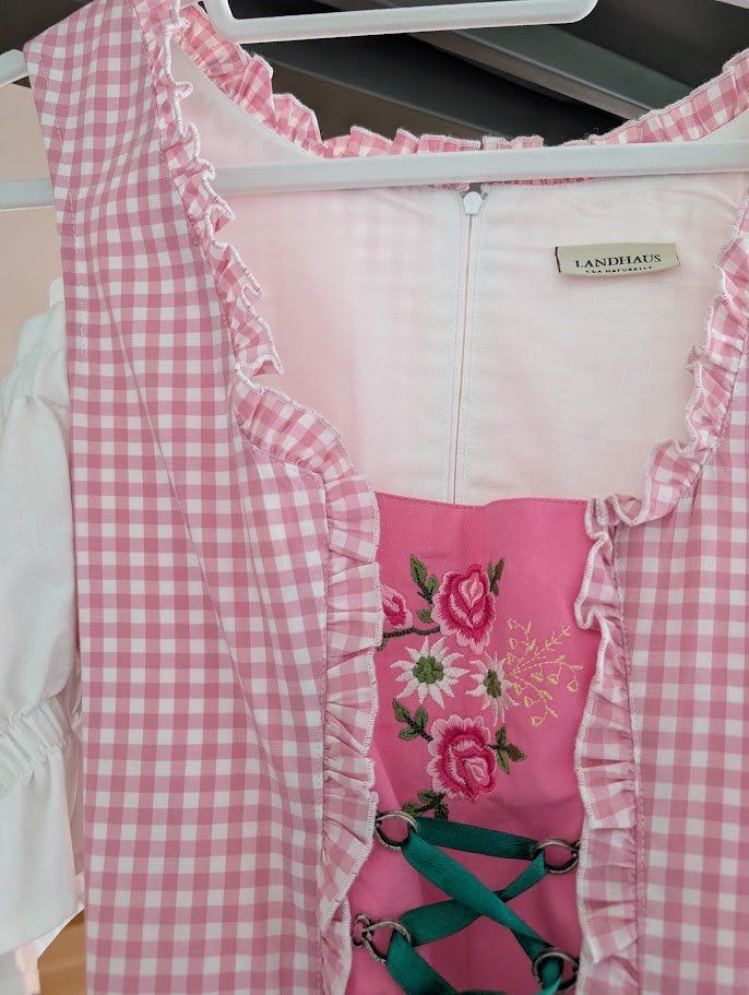 Robes: Wunderschönes Dirndl – D'occasion à Küssnacht am Rigi par Sen4U 2