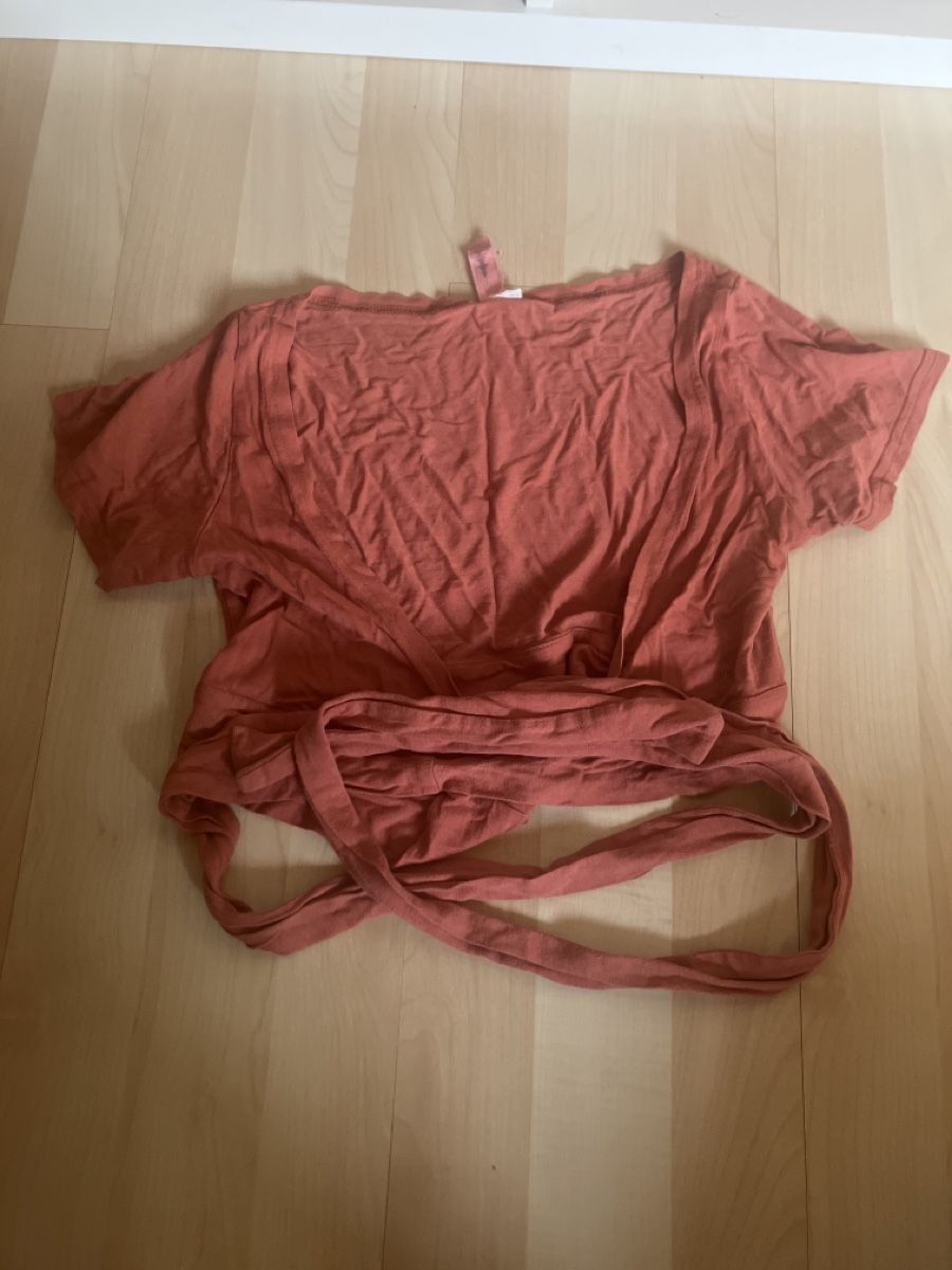 Top: Wickeloberteil Rot – Nuovo (secondo la descrizione) da St. Gallen venduto da hnnh.koch