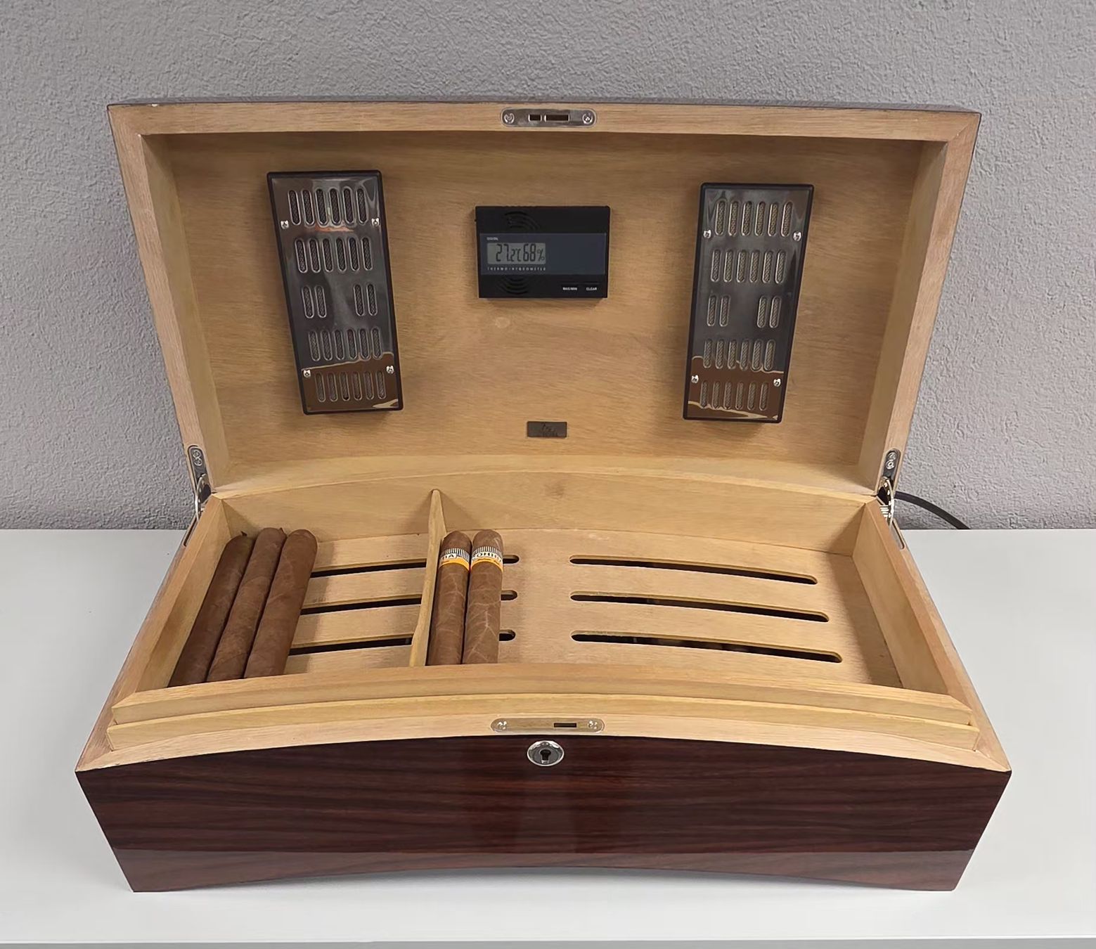 Humidor per sigari: Humidor – Usato da Cernier / venduto da car_5rm5