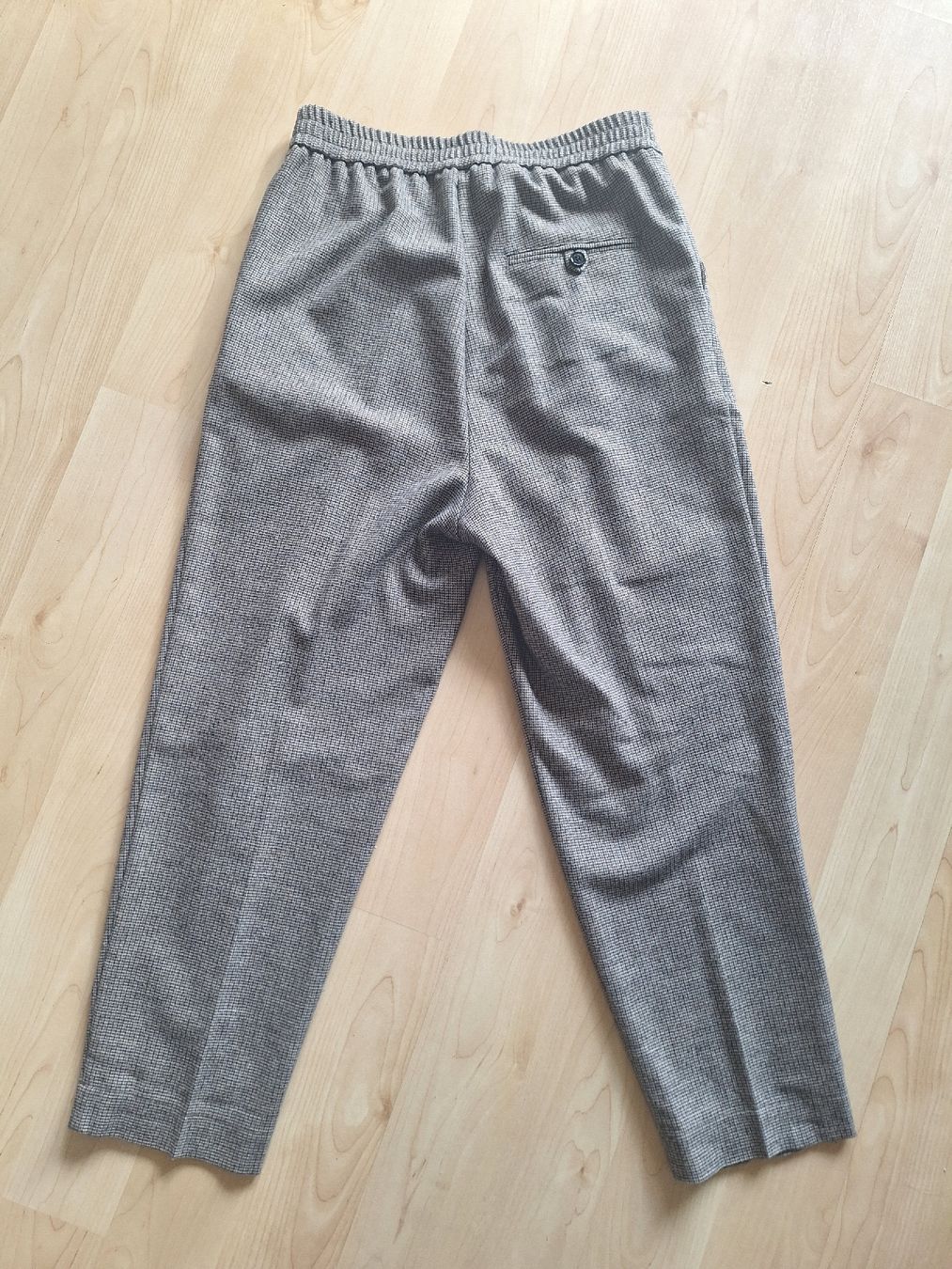 Hugo Boss Pantaloni: Bequeme braune Hose von Boss – Usato da Zürich venduto da Zelda14 4