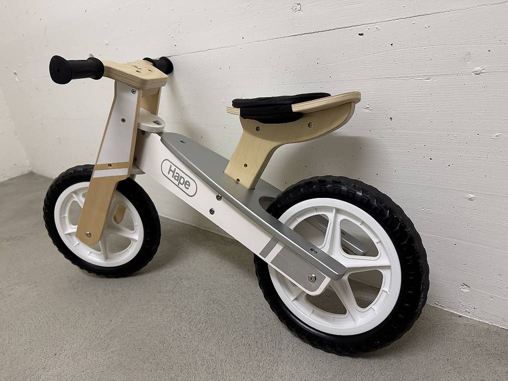 Fahrzeuge für Kinder: Laufrad aus Holz – Gebraucht aus Sissach von Seo23 2