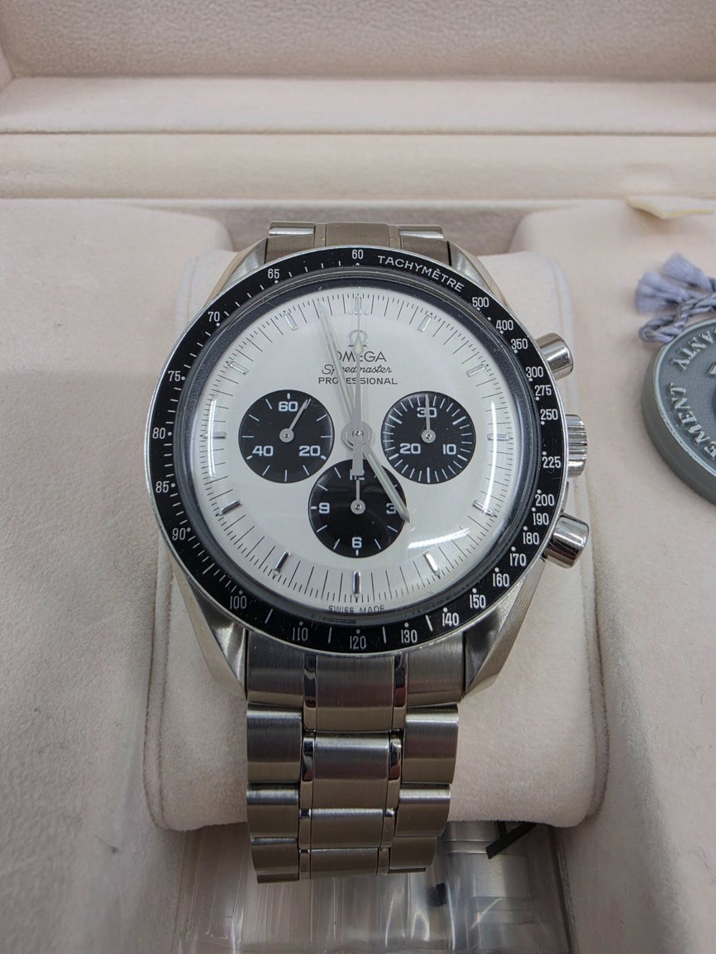 Omega Uhren: Omega Speedmaster Professional Moonwatch Original Mitsukoshi – Neu (gemäss Beschreibung) aus Luzern von aveno