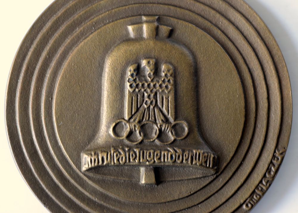 Décorez votre bureau avec style: Presse-papiers en bronze d'Alexandre