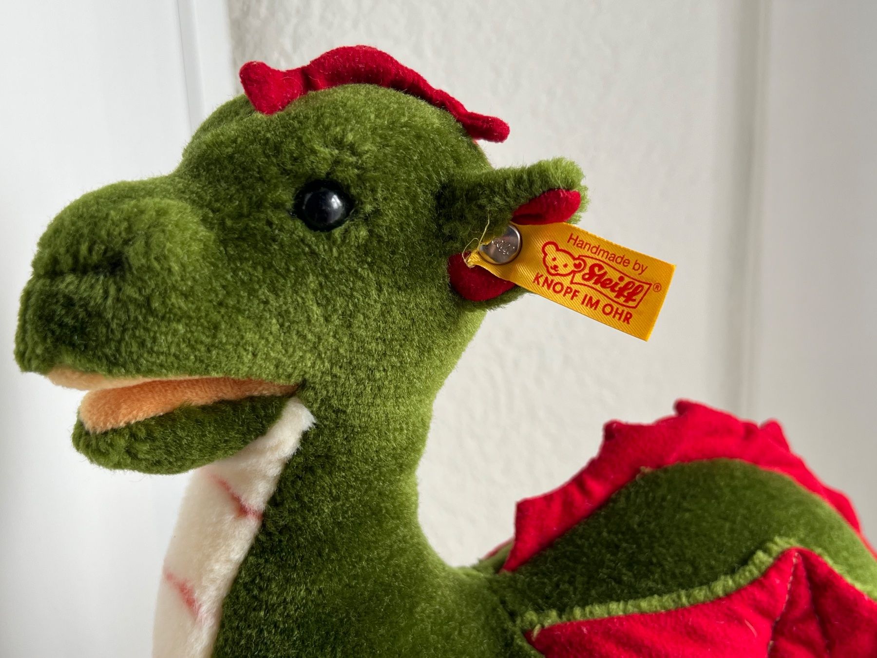 Steiff Giocattoli: Steiff Rocky Drache khaki – Usato da Uttigen venduto da sonorsonic