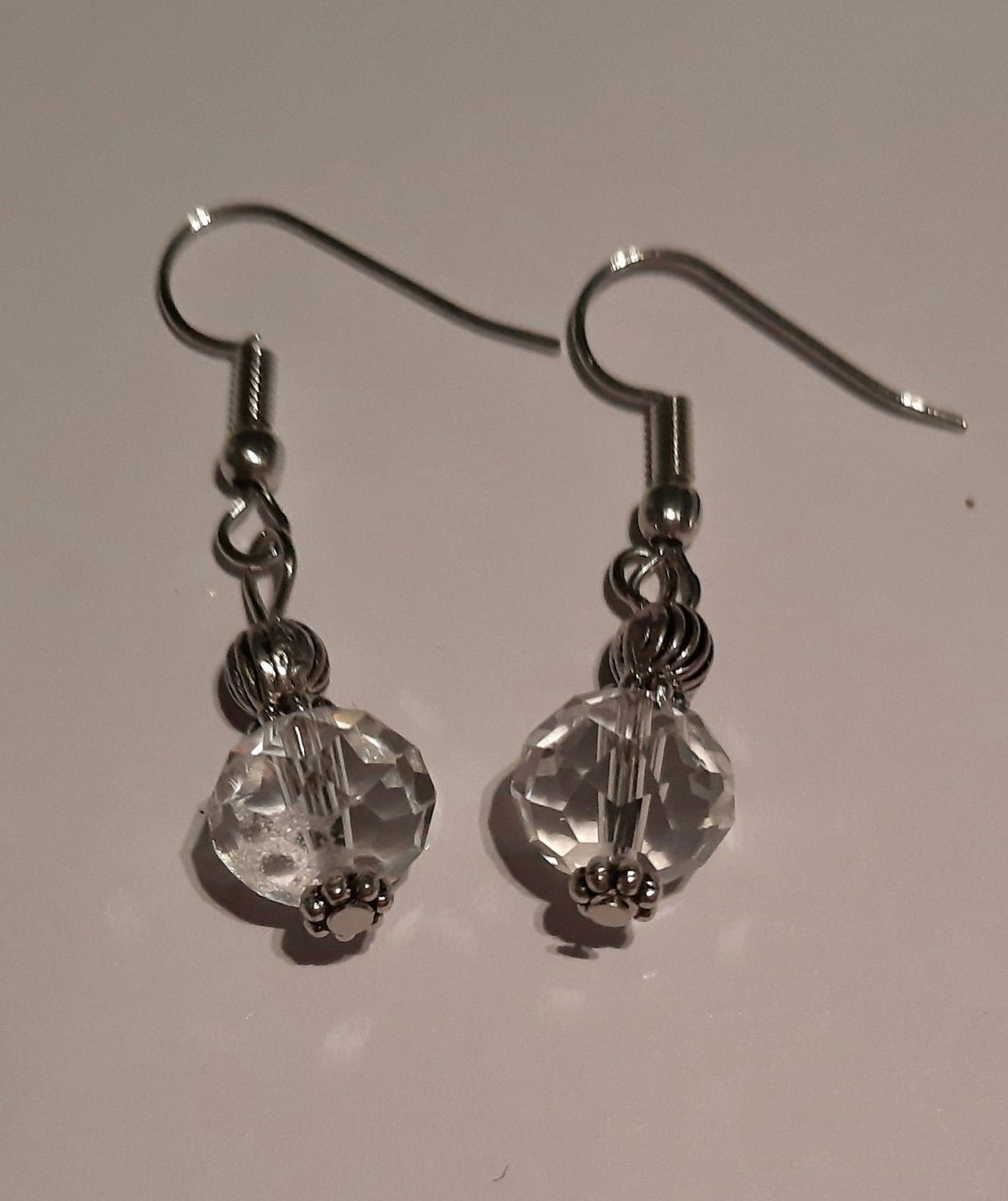 Orecchini pendenti & Orecchini a lobo: pro Paar - Ohrhänger , aus Glas CHF. 4.00 – Nuovo (secondo la descrizione) da Spreitenbach venduto da Margot-09