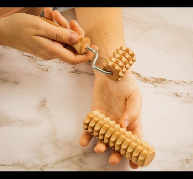 Dispositivi per massaggi: Massagegerät Kopf Massageroller Roller mit Griff – Nuovo e nell'imballaggio originale da Fällanden venduto da Eifachschoen 1