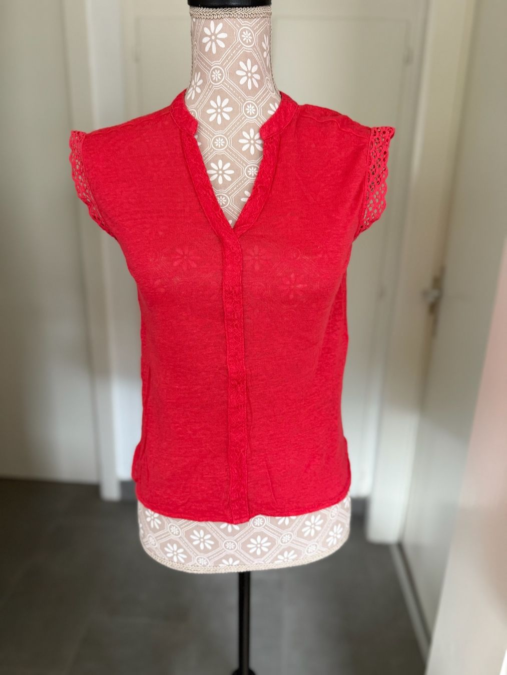Nafnaf Top: Naf Naf - Top - XS – Usato da Sion venduto da accroshoes