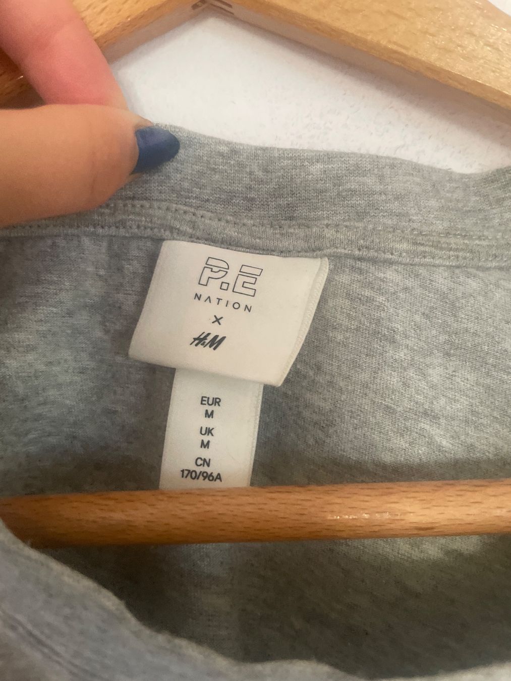 Tops: Haut gris clair d’été – Gebraucht aus Lausanne von log_rrq7 1