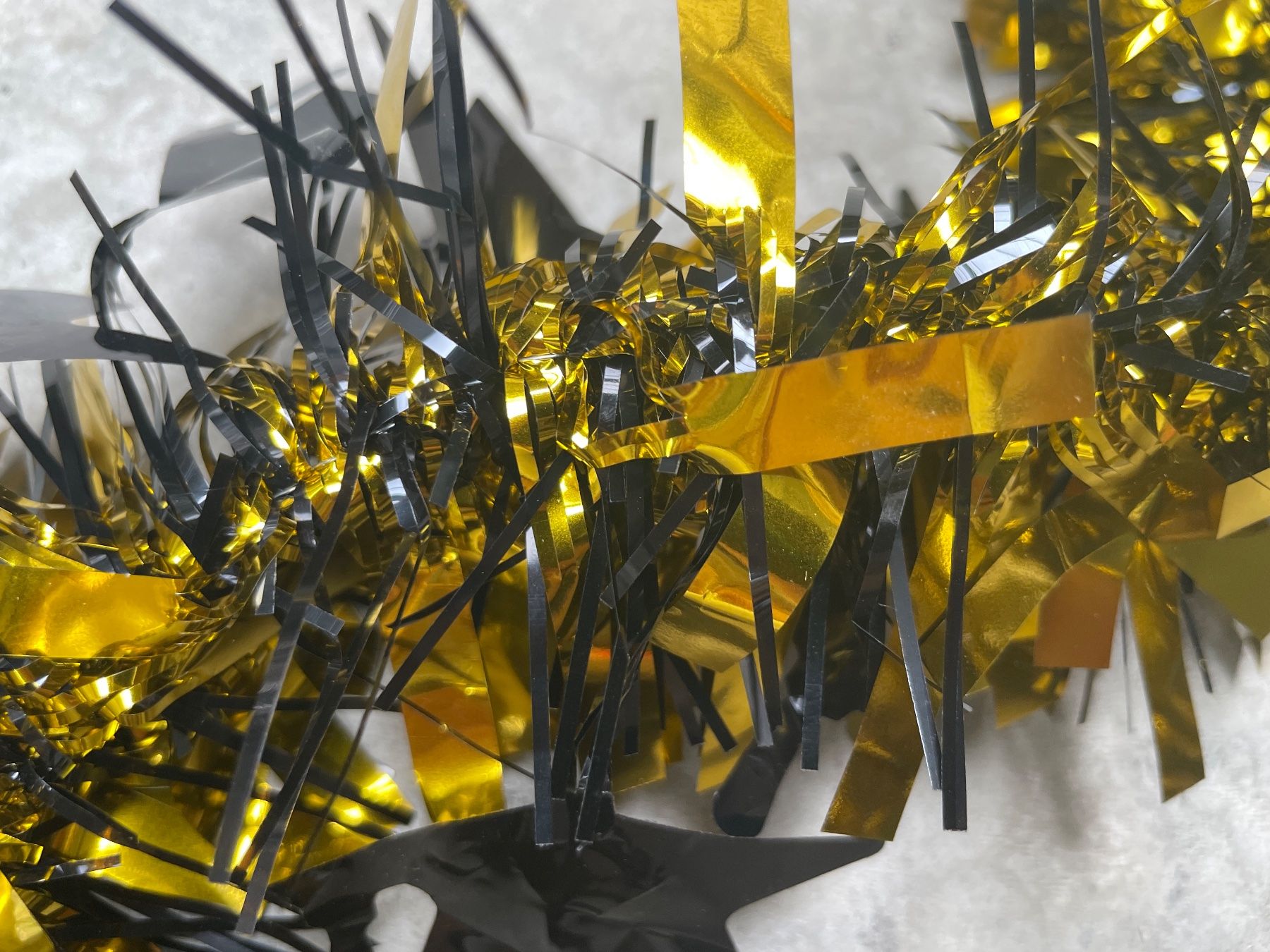 Tutte le decorazioni: Girlande Gold-Schwarz 2m – Usato da Waldkirch venduto da SANDRADUBLER 2
