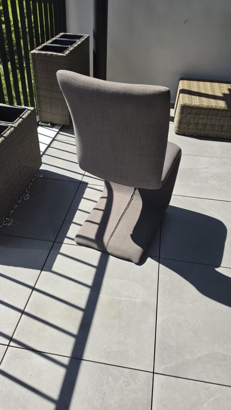 Sedie: 4 Moderne Stühle mit Stoff bezogen – Usato da Brunnen venduto da -PR- 3
