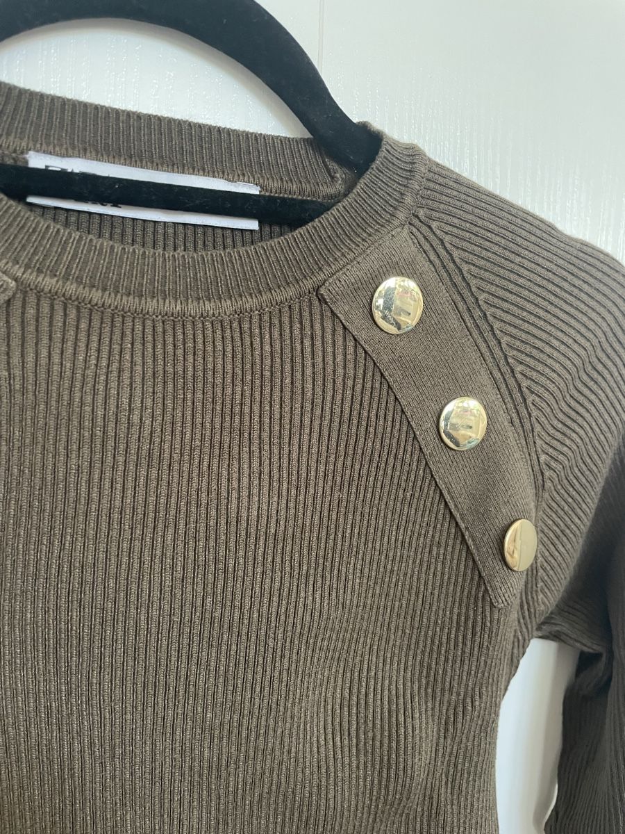 Zara Top: Haut manches longues avec détails doré, taille S – Usato da Châtelaine venduto da nan_j75j 2