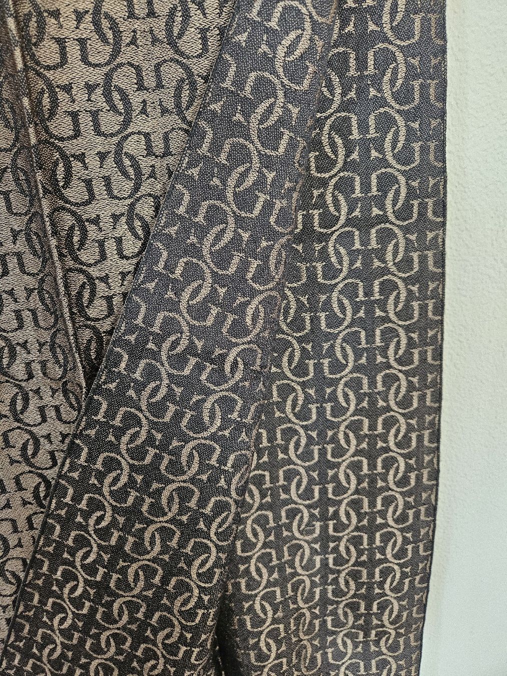 Guess Foulard & Sciarpe: Guess Schal Wolle – Usato da Eschenbach SG venduto da MarThu 1