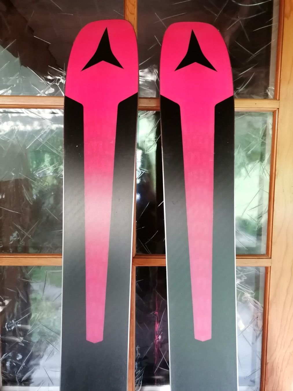Atomic Skis: Ski inkl. Bindung – Gebraucht aus Spiez von LizzWyzz 1