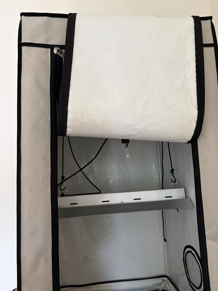 Growbox Autres: Growbox mit Plastikwanne – D'occasion à st.gallen par Garagen_Verkauf