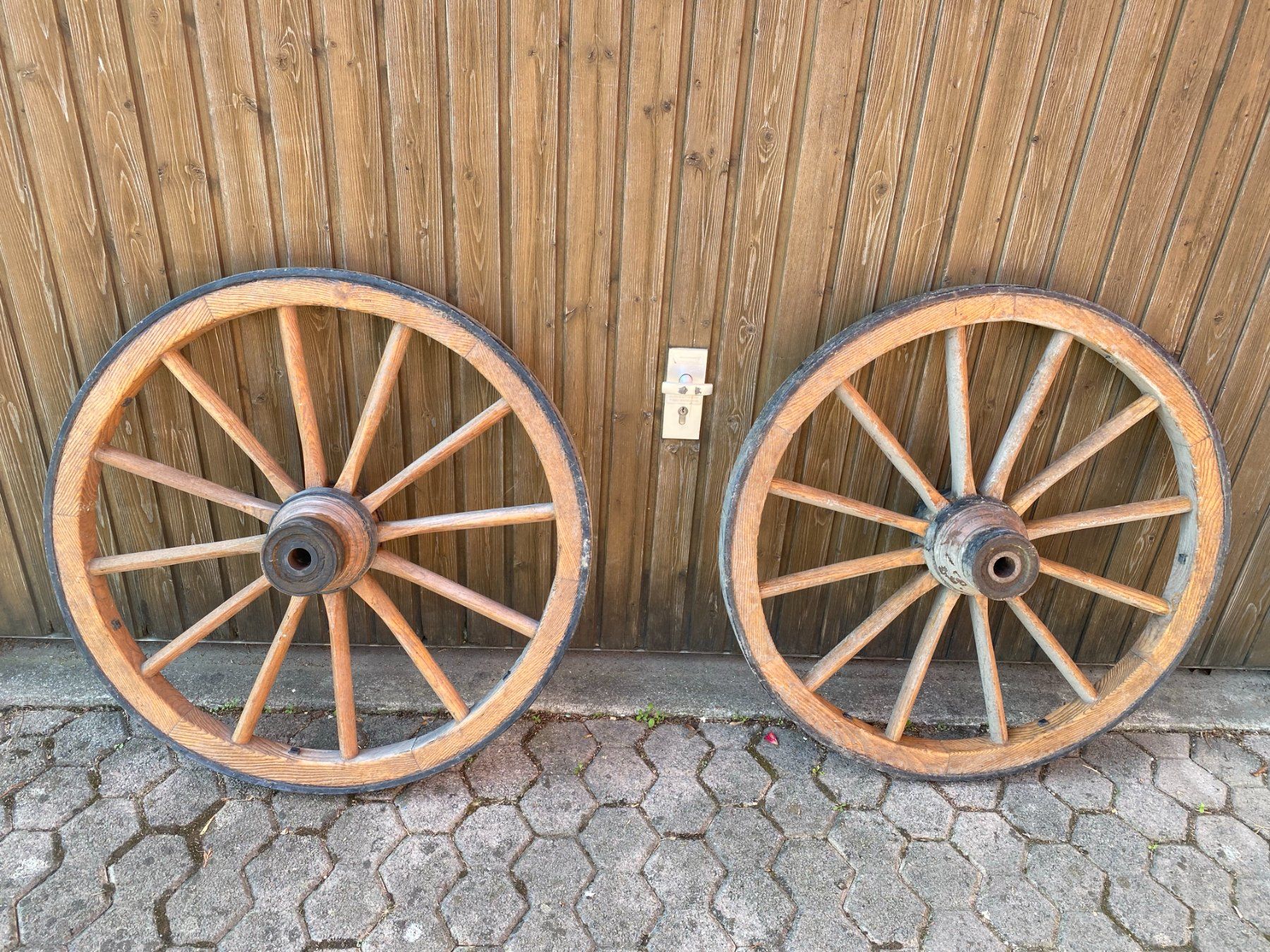 Pneumatici & Ruote complete: Antike Holzräder – Usato da Kriessern venduto da schwedenstahl_fan