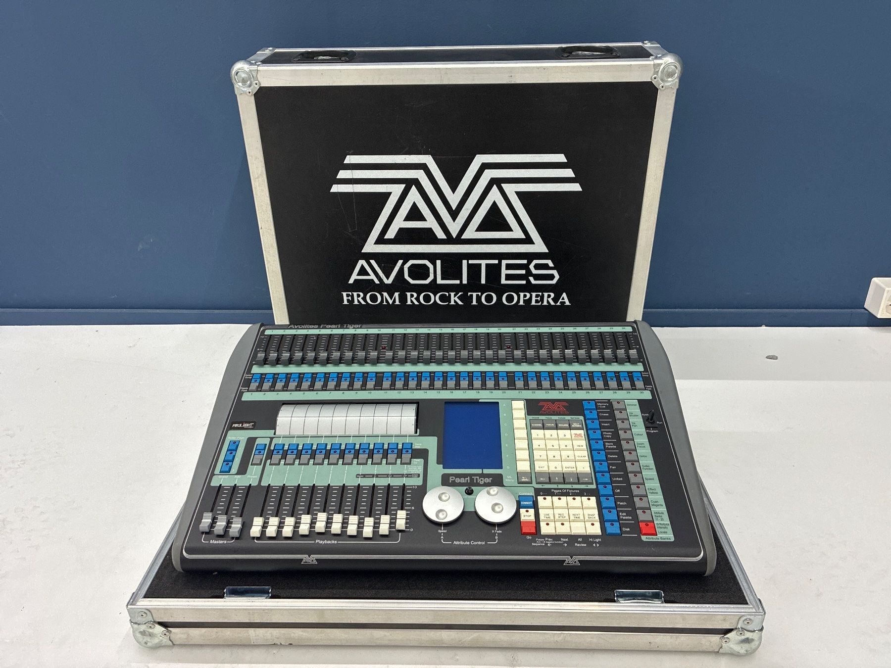 Console di mixaggio: Avolites Pearl Tiger Lichtpult – Usato da Zürich venduto da Boognishh