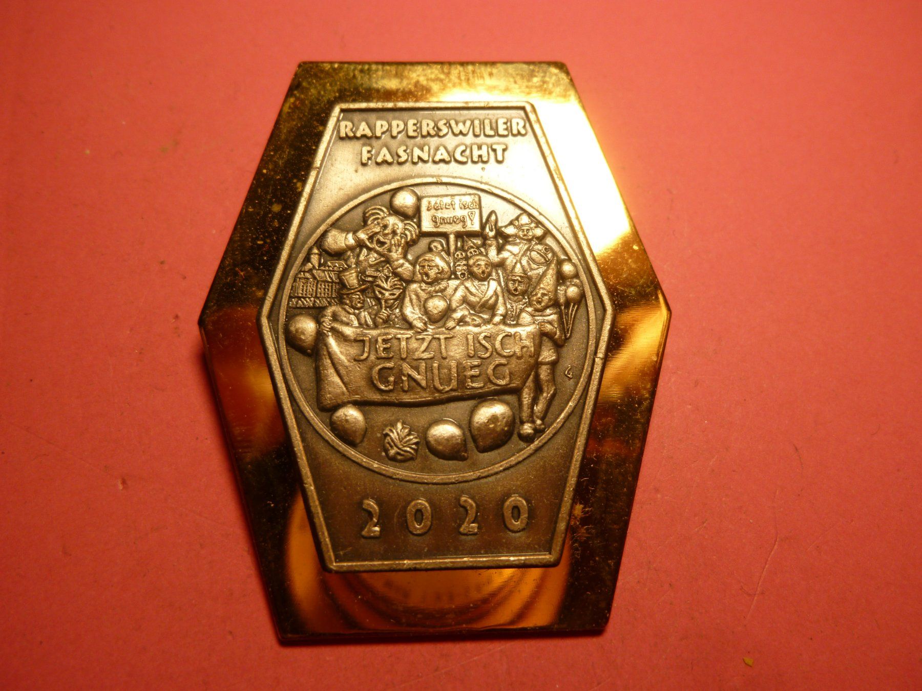 Placchette & Badge: RAPPERSWIL 2020 GOLD – Usato da Ried (Muotathal) venduto da Mandarin02