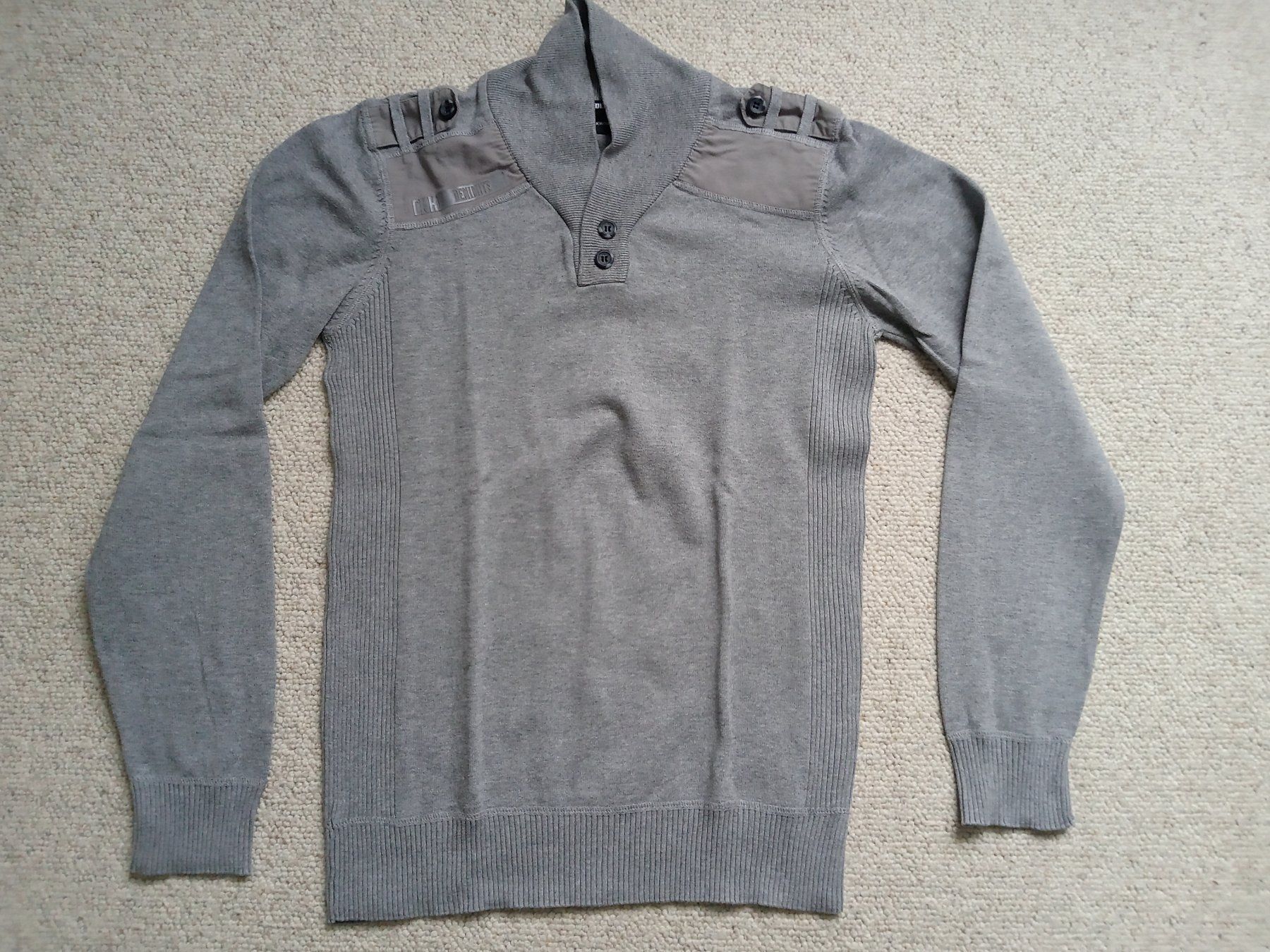 Maglioni & Felpe: Sweatshirt – Usato da Pfungen venduto da pegbob