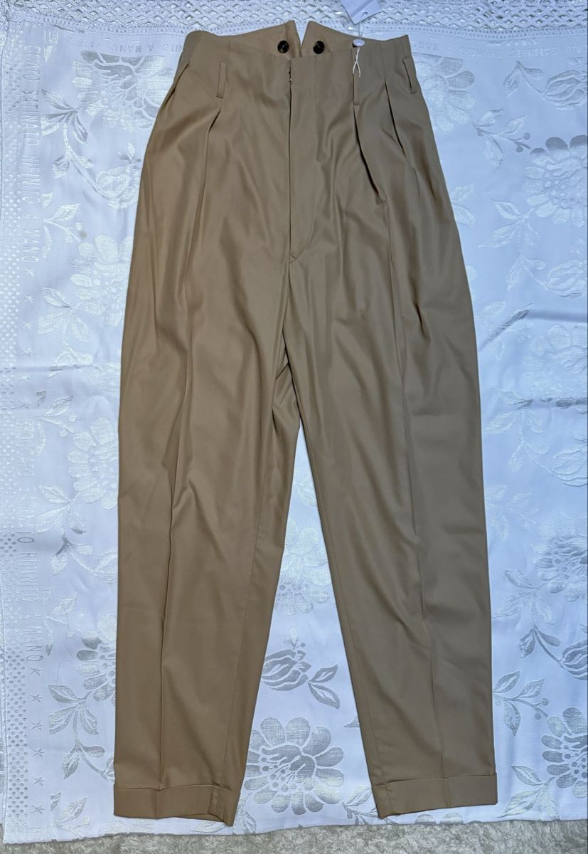 Maison Margiela Pantaloni: Maison Margiela pants new – Nuovo (secondo la descrizione) da Barna venduto da orbuyorcry