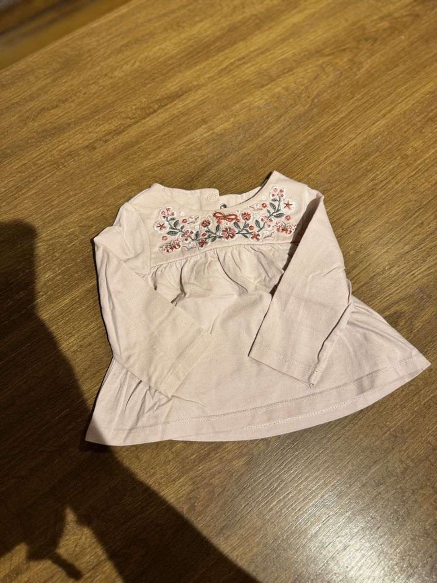 Lotti & Set di vestiti: Lot de 8 pulls fille 6-12 mois - – Usato da Erde venduto da Kitkatekate 6