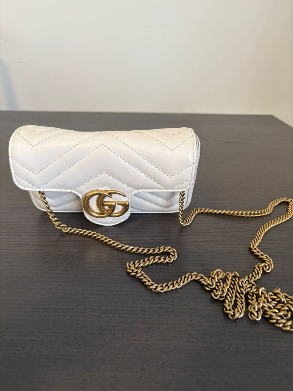 Gucci Taschen für Damen: GG Marmont Mini Schultertasche aus Leder – Neu (gemäss Beschreibung) aus Rorschach von Spektar 1