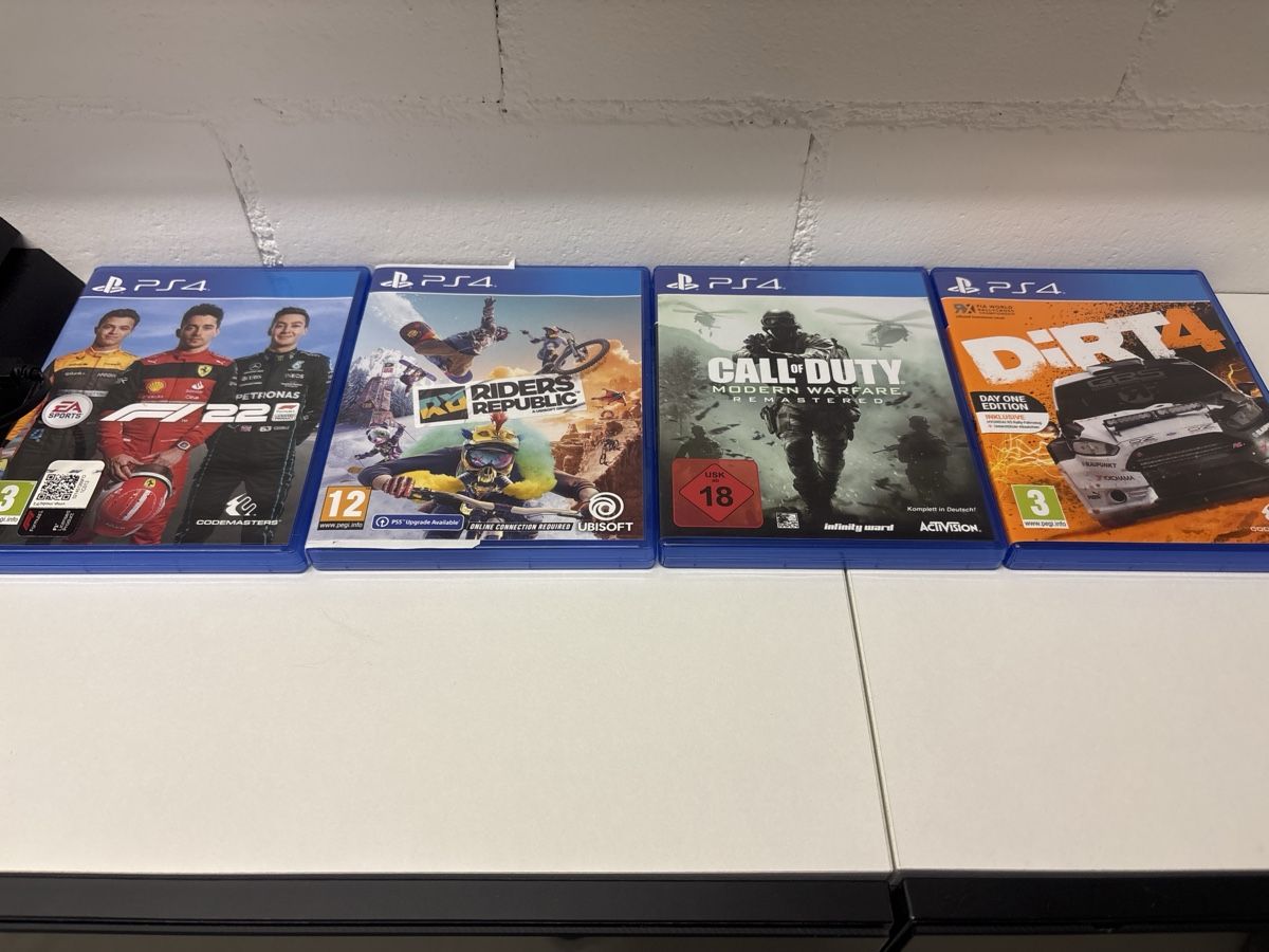 Sony Console: Sony Playstation 4 mit 1Controller und Spiele – Usato da Rupperswil venduto da Schubi06 1