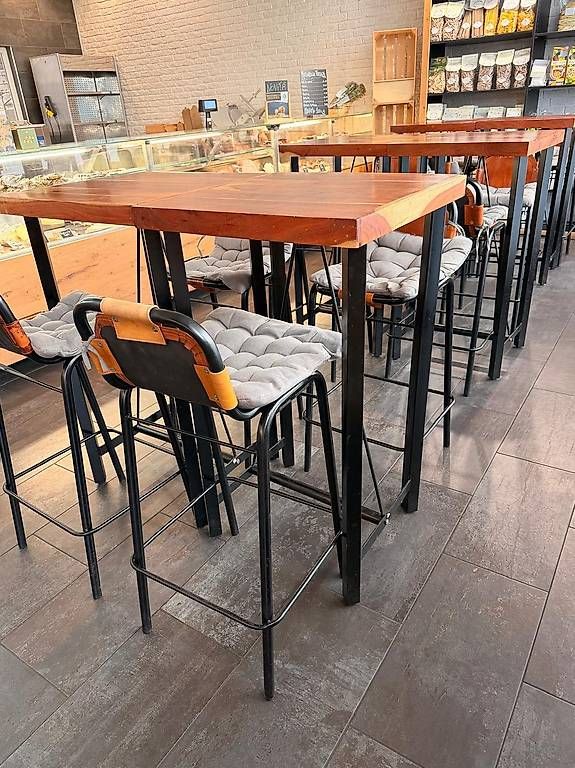 Tavoli: Tisch mit zwei Stühlen – Usato da Tüscherz-Alfermée venduto da gra_8sd9 2