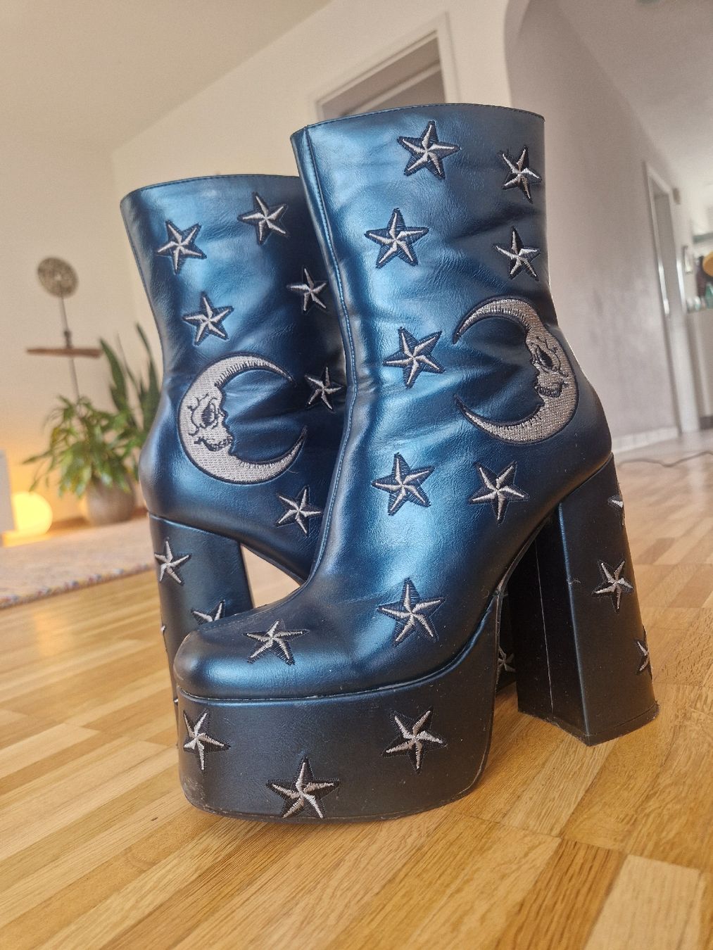 Damenschuhe: Koi Plateau Stiefel – Gebraucht aus Möhlin von len_28jr 1