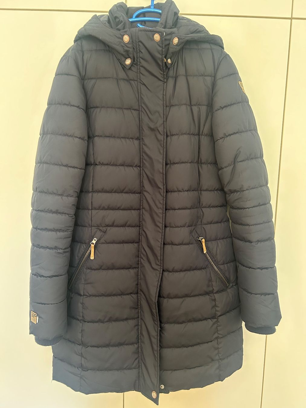 Icepeak Giacche: Winterjacke IcePeak: Gr. 40, dunkelblau – Usato da Basel venduto da Interstellar85