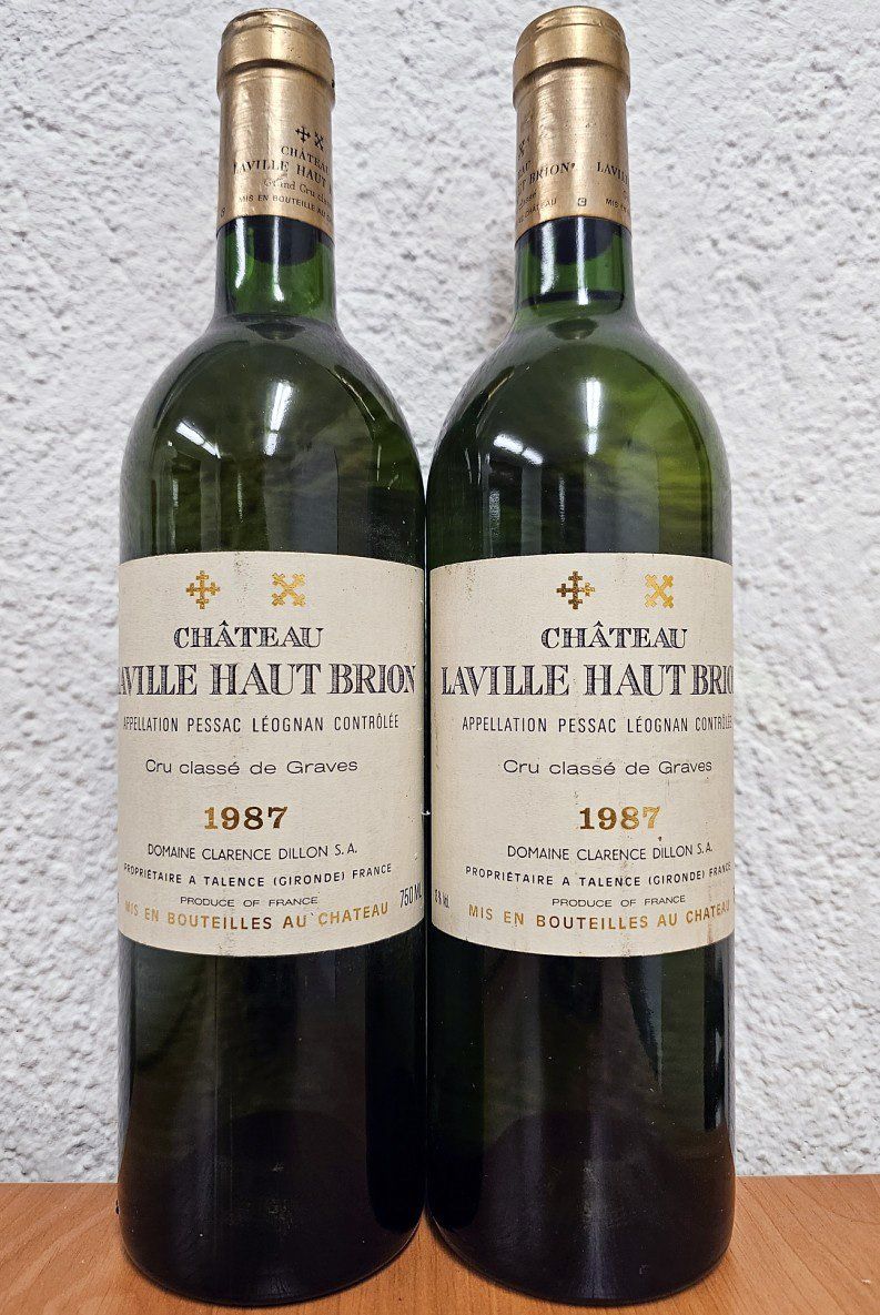 Haut-Brion Vino: Château Laville Haut-Brion 1987 – Nuovo e nell'imballaggio originale da Bernex venduto da MarkusShultz