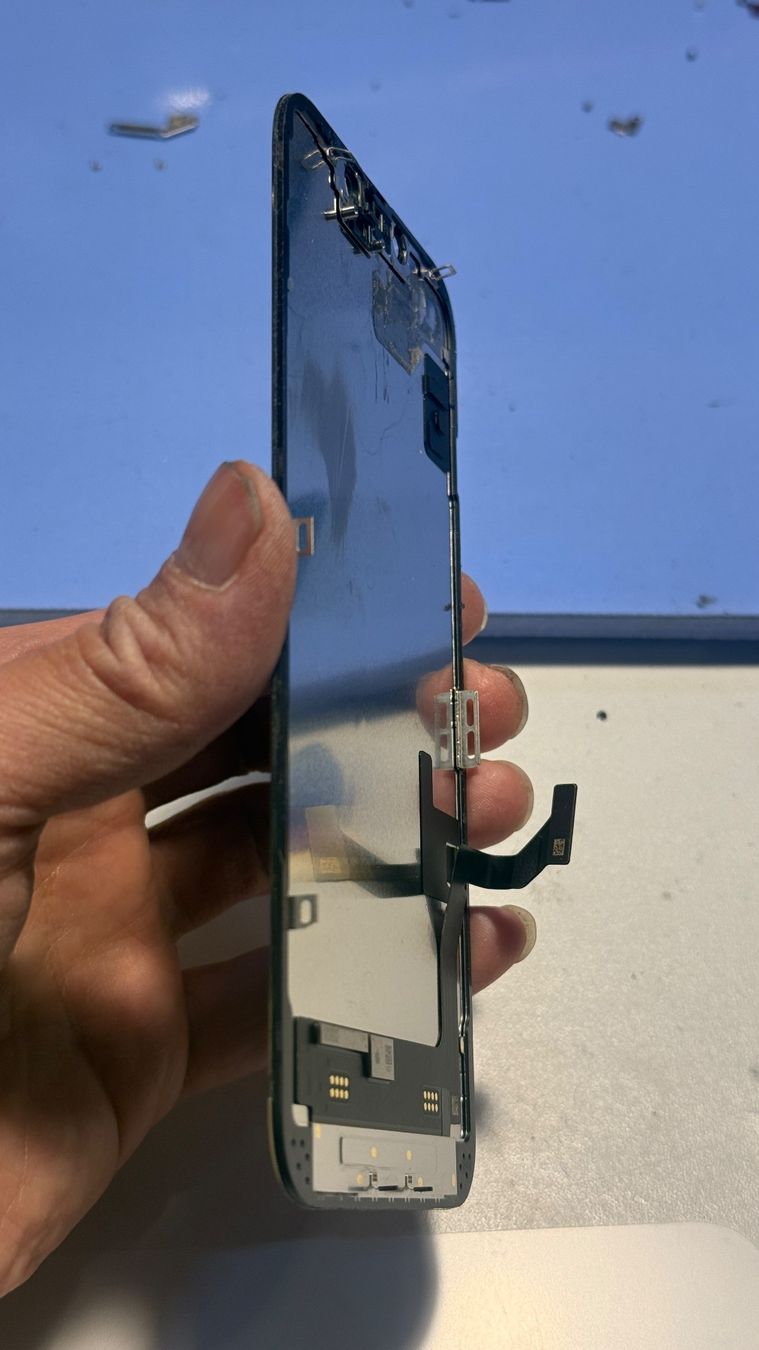 Apple Telefoni cellulari / Smartphones: Ecran original fissuré pour iPhone 14 – Usato da Morges venduto da DA-repa