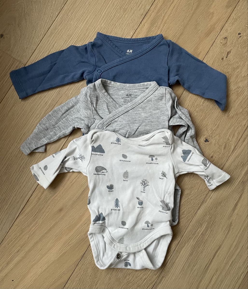 Lotti & Set di vestiti: Baby Bodys Set 3-teilig  – Usato da Niederhelfenschwil venduto da jas_sq7y