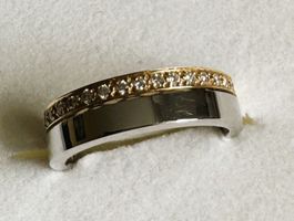 Damenring 18Karat Weissgold Gelbgold Diamanten