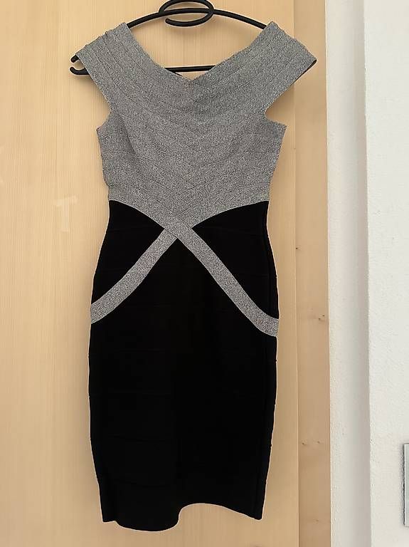 Vestiti: Robe stretch – Usato da Muraz (Collombey) venduto da dor_hp2w
