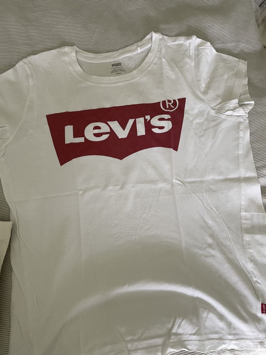 Levi's T-shirt: Levis Shirt – Usato da Schwerzenbach venduto da coccanella